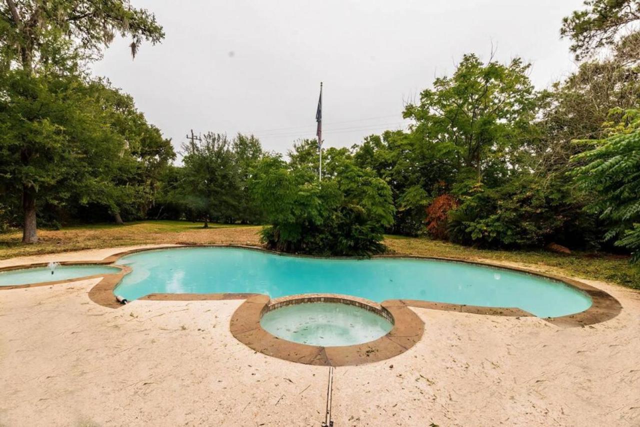 Huge 6 Bedroom With Pool, Spa, 85 Inch Tv, Game Room Houston Exterior photo
